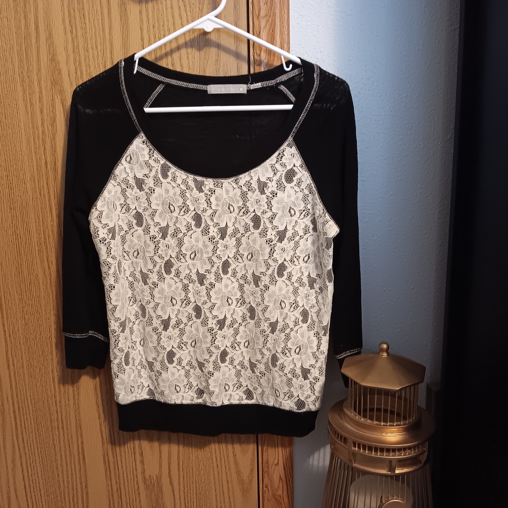 Black And White Lace Blouse with Three-Quarter Sleeves